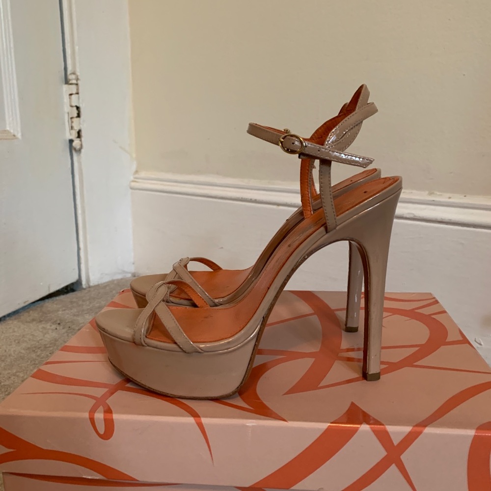 Via Spiga platform heels sz 8